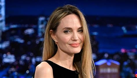 angelina jolie toples|Angelina Jolies opens up about filming nude scenes after double。